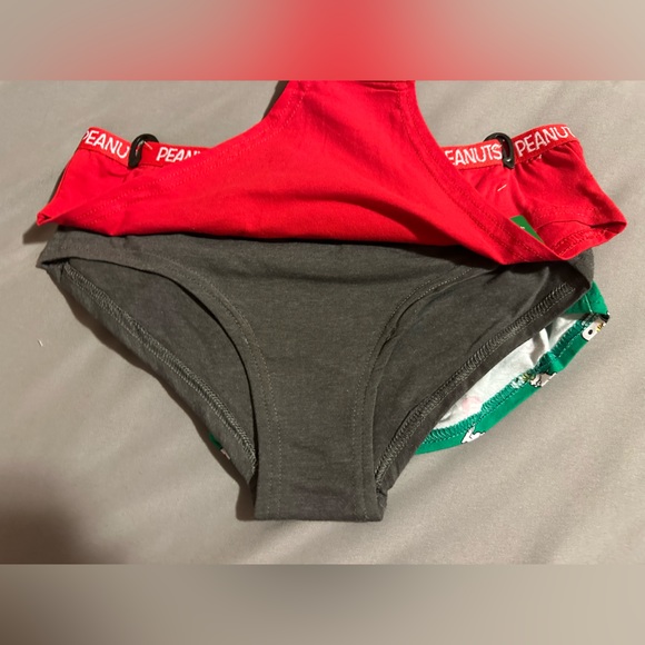 Peanuts Snoopy Christmas Underwear3 Pair Set - Picture 3 of 7